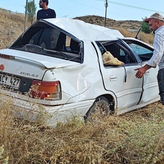 Yalvaç'ta otomobil şarampole devrildi: 1 yaralı