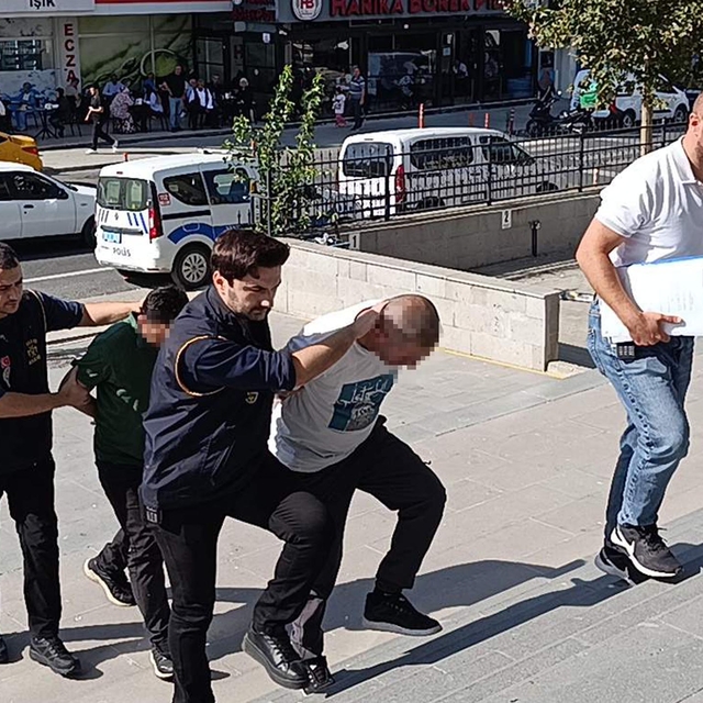 Banka görevlisinin dikkatiyle dolandırılmaktan kurtuldu