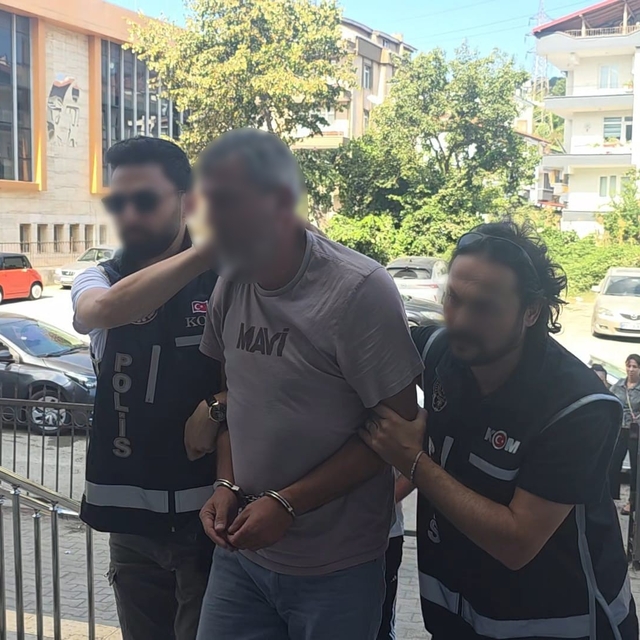 Sahte altın oyunu kuyumcunun dikkatiyle bozuldu: 2 kişi yakalandı