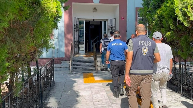 WhatsApp grubundan polis ve jandarma uygulama noktalarını paylaşan 7 şüpheli yakalandı