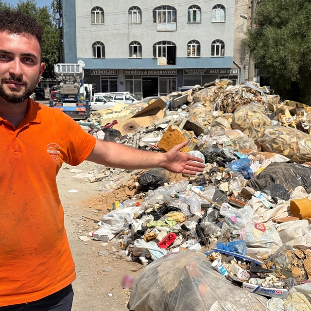 Buca'da çöp derdine bir de moloz eklendi
