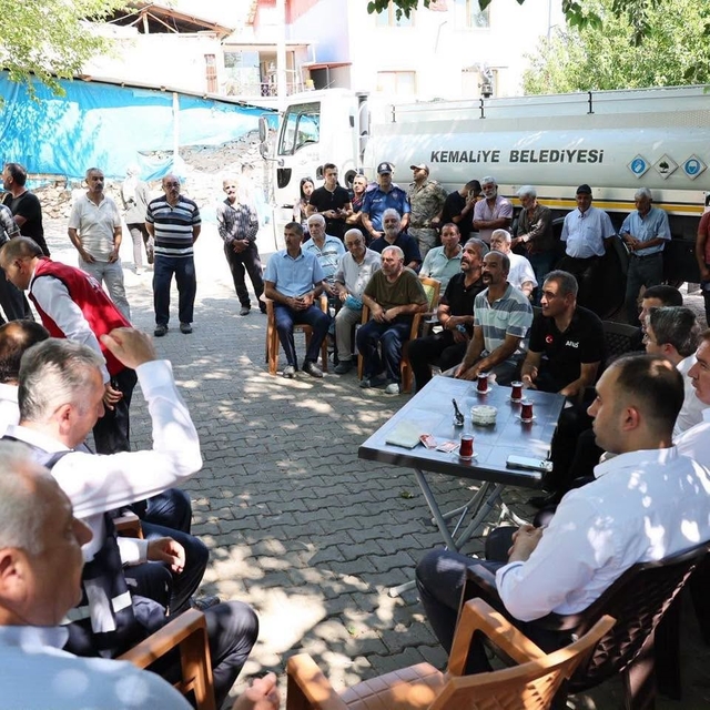Vali Aydoğdu, yangından etkilenen Kışlacık köyünü ziyaret etti