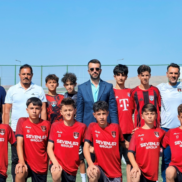 Başkan Özgür İreç İlhan genç sporcularla buluştu