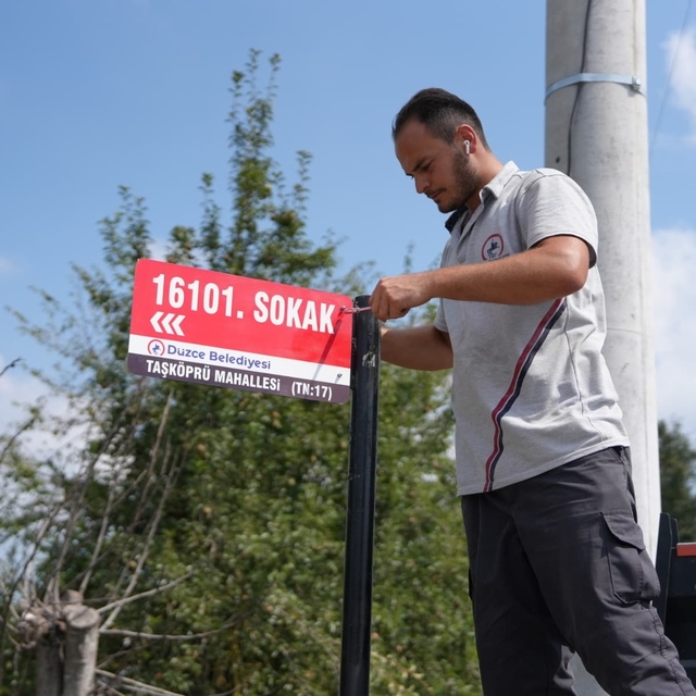 Düzce'de cadde ve  sokak tabelaları tamamlanıyor