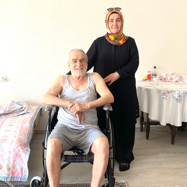 Burhaniye'de kadın muhtar Yasemin Kozan ihtiyaç sahipleri için seferber old...