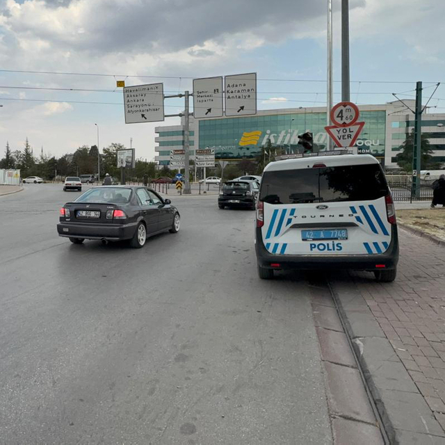 Kıskançlık nedeniyle akranını bıçakladı