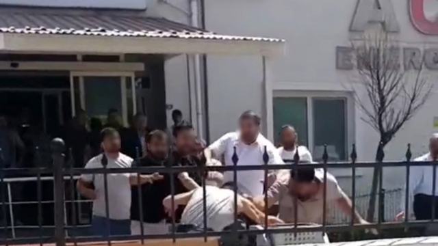 Van'daki kavgada ağır yaralanan genç yaşam mücadelesini kaybetti