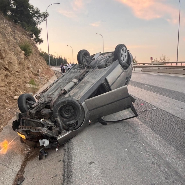 Bilecik'te otomobil ters döndü: 1 yaralı