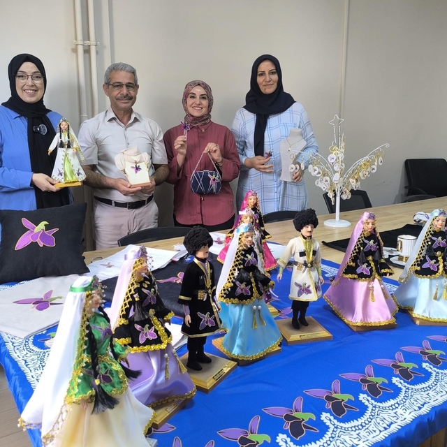 Karabağ'ın endemik bitkisi Har-ı Bülbül, hediyelik eşyaları süslüyor