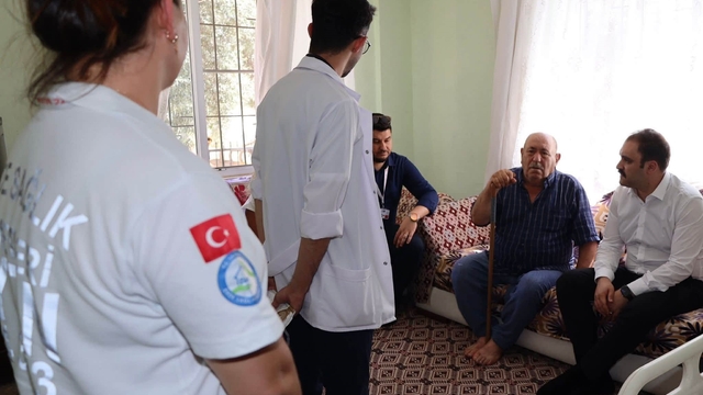 Karacasu'da evde sağlık hizmetleri vatandaşların ayağına gidiyor
