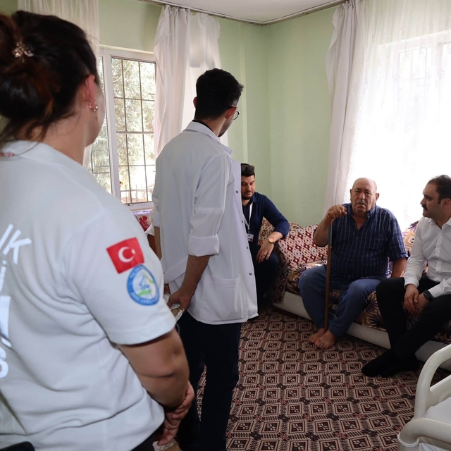 Karacasu'da evde sağlık hizmetleri vatandaşların ayağına gidiyor