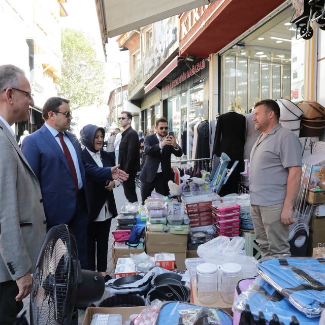 Kütahya Saman Pazarı'nda Sokak Sağlıklaştırma Projesi için inceleme