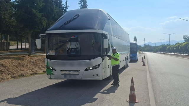 Burdur'da şehirlerarası yolcu otobüslerine sıkı denetim