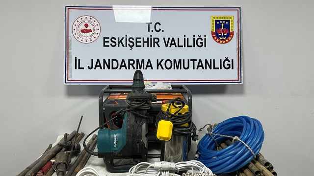 Kaçak kazı yapan 5 şüpheli suçüstü yakalandı