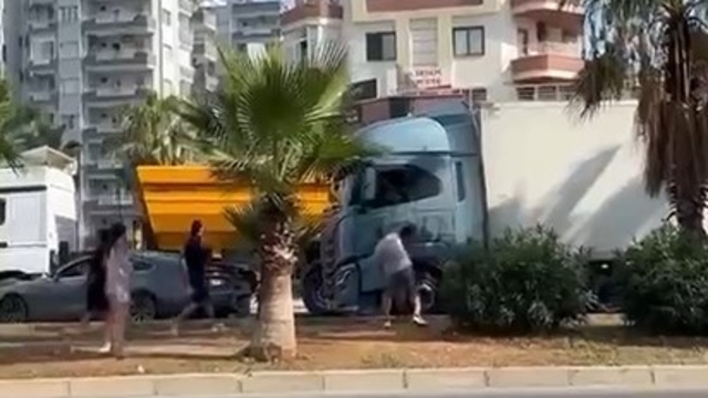 Mersin'de trafikteki korku dolu tartışmaya ceza yağdı