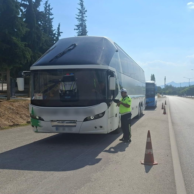 Burdur'da şehirlerarası yolcu otobüslerine sıkı denetim