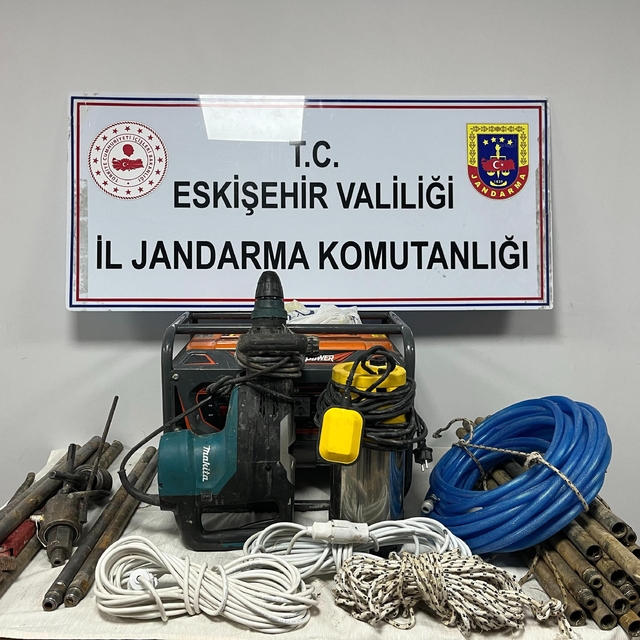 Kaçak kazı yapan 5 şüpheli suçüstü yakalandı