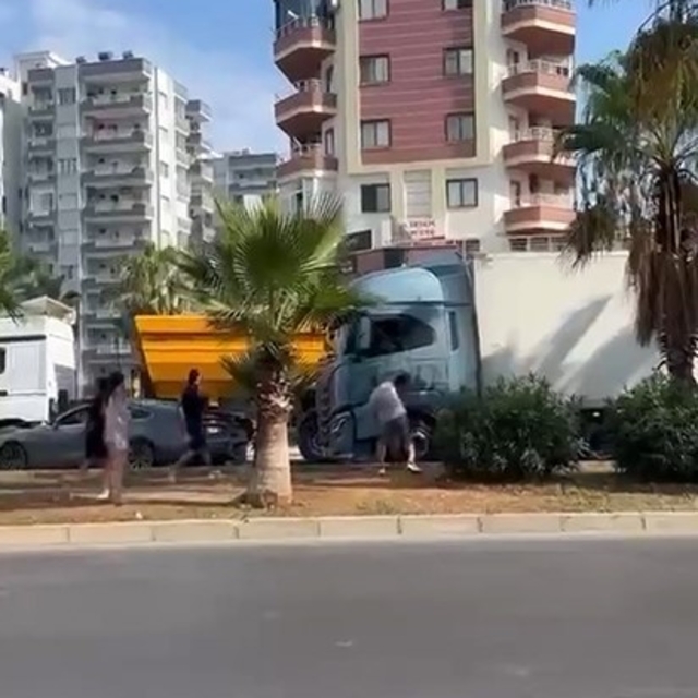 Mersin'de trafikteki korku dolu tartışmaya ceza yağdı