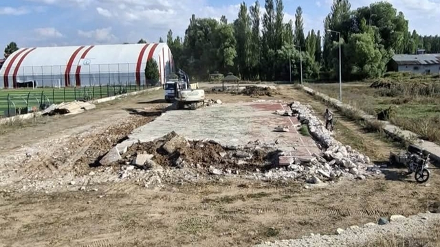 Arpalı'da spor tesisleri yenileniyor