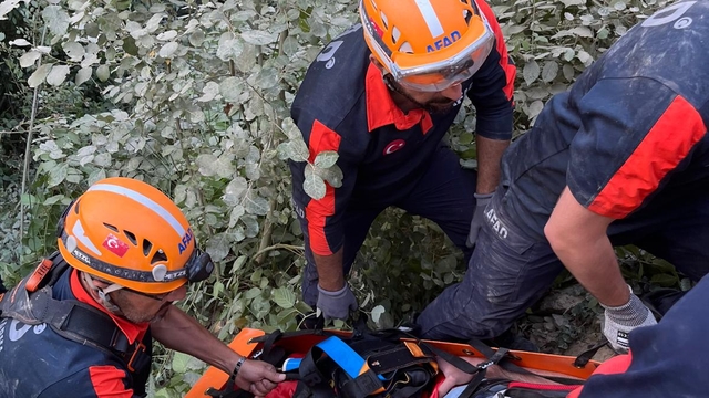 Çarpışan 2 ATV'den biri uçuruma devrildi; 2 yaralı