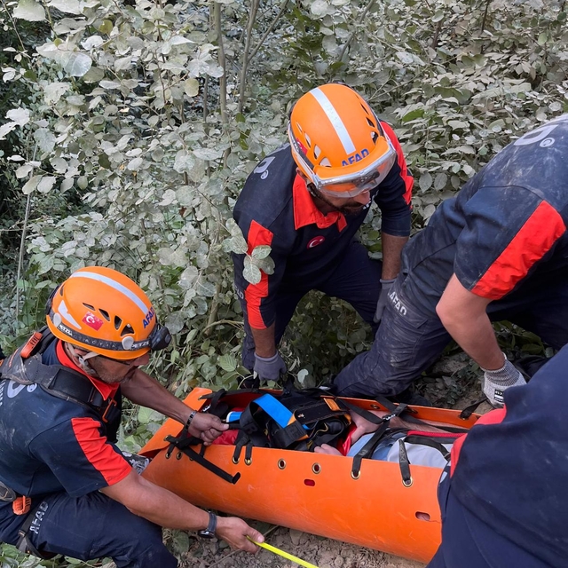 Çarpışan 2 ATV'den biri uçuruma devrildi; 2 yaralı