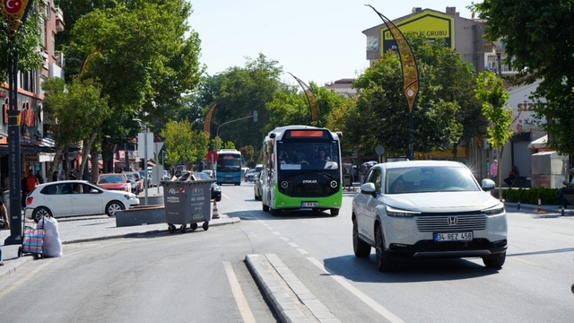 Niğde Belediye Başkanı Emrah Özdemir'e "çevreci başkan" plaketi