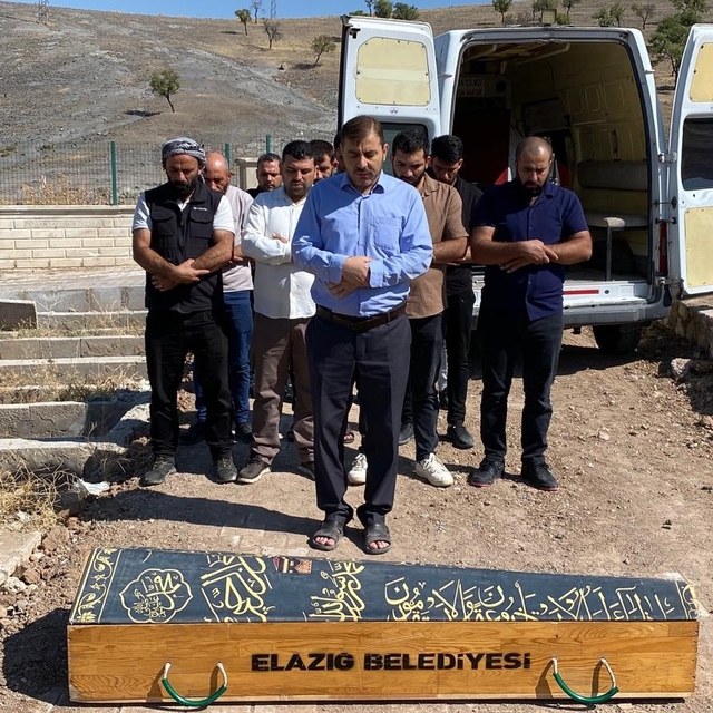 Elazığ'da yıldırımın isabet ettiği çocuk hayatını kaybetti