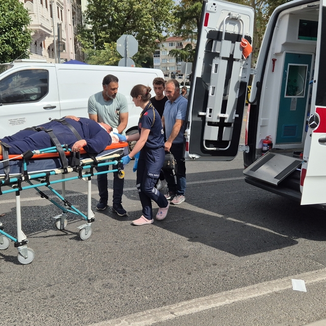 Tekirdağ'da yolun karşısına geçmeye çalışan kadına otomobil çarptı