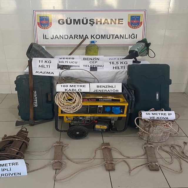 Gümüşhane'de izinsiz kazı yapan 3 kişi yakalandı