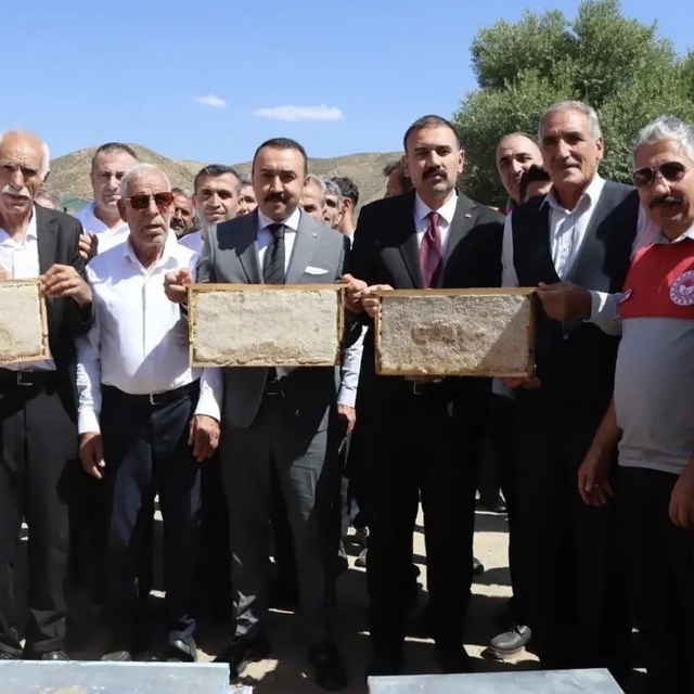 Çelikhan'da bal hasadı şenliği gerçekleştirildi