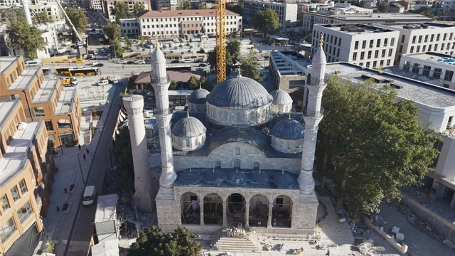 Başkan Taşkın ve Milletvekili Babacan Yeni Cami'deki çalışmaları inceledi