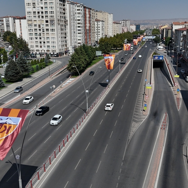 Memduh Başkan'dan maça davet
Kayseri'de 'Kayserispor' coşkusu: Kent takımın...