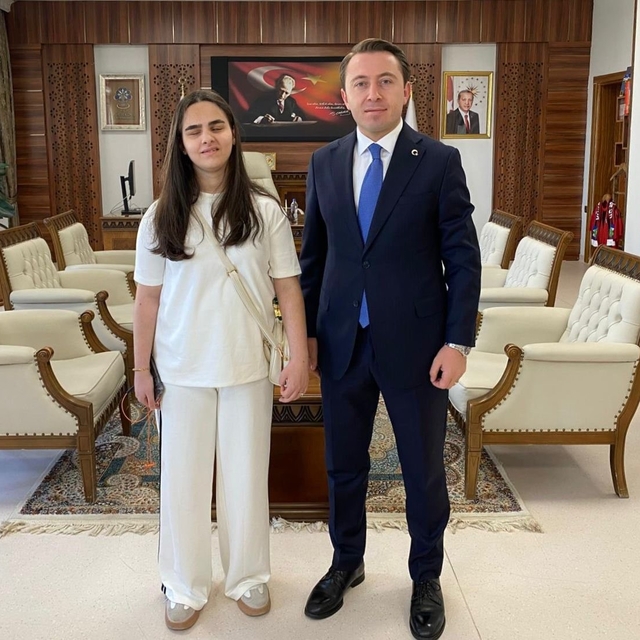 Görme engelli Beyza müzik yeteneğiyle İTÜ'yü kazandı