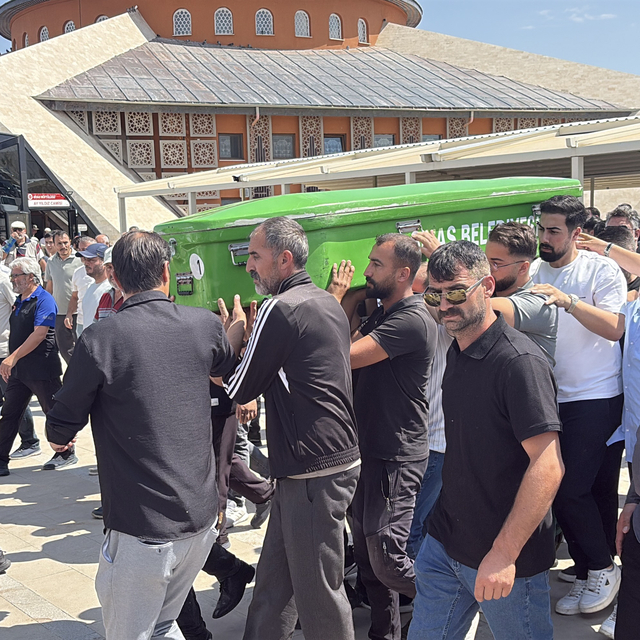 Motosiklet kazasında ölen Baturalp, son yolculuğuna uğurlandı
