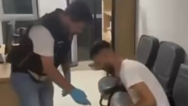 Protez bacağından 830 gram metamfetamin çıktı
