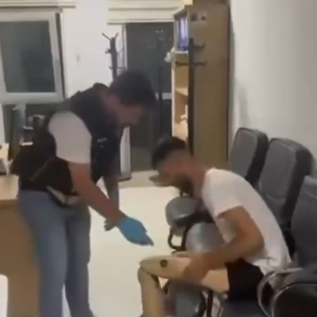 Protez bacağından 830 gram metamfetamin çıktı