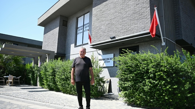 Dedesi ve babasından kendisine miras kalan sanatçı ruhu kızlarına aktaracak