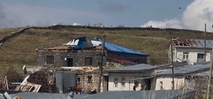 Ardahan Çıldır'da şiddetli fırtına ve dolu afeti: 20'den fazla evin çatısı...