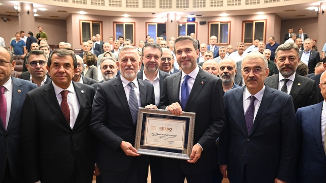 Enerji ve Tabii Kaynaklar Bakanı Alparslan Bayraktar BTSO Meclisinin konuğu oldu
Bakan Bayraktar:
"Bursa'nın enerji talebi Türkiye'den daha hızlı artıyor"