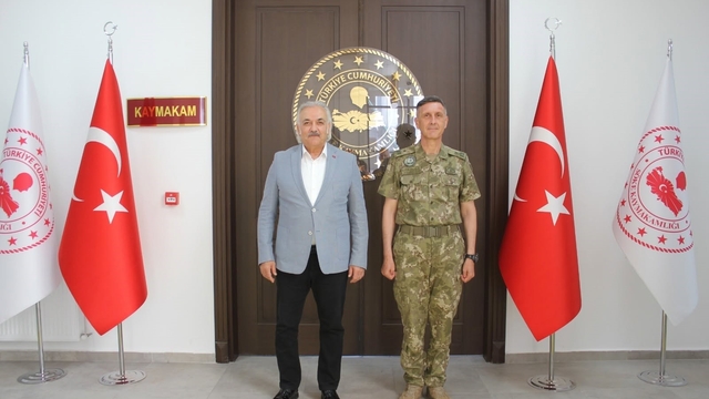 Tuğgeneral Karaoğlu, Söke'de görevine başladı