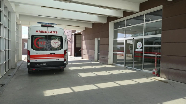 Parkta dengesini kaybeden kişi demire çarparak yaralandı