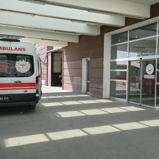 Parkta dengesini kaybeden kişi demire çarparak yaralandı