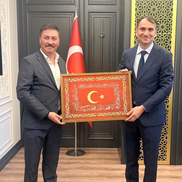 AK Parti Edremit İlçe Teşkilatı'ndan Kaymakam Engin'e ziyaret