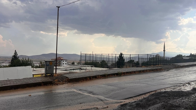 Kahramanmaraş'ta sağanak yağış etkili oldu
