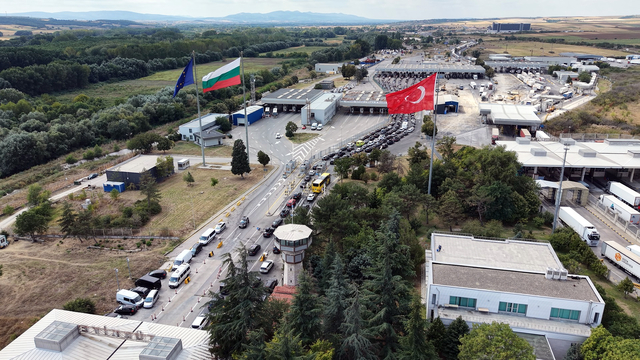 Kapıkule Sınır Kapısı'nda son 3 yılın araç çıkış rekoru kırıldı