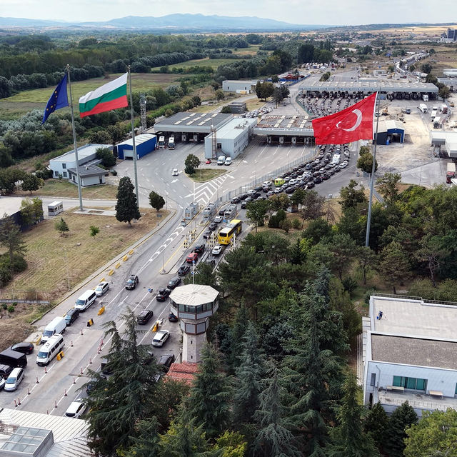 Kapıkule Sınır Kapısı'nda son 3 yılın araç çıkış rekoru kırıldı