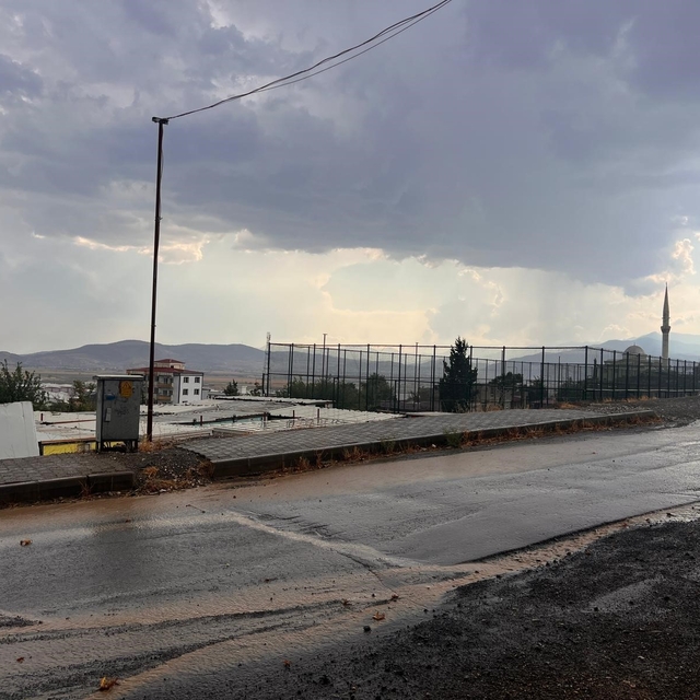 Kahramanmaraş'ta sağanak yağış etkili oldu