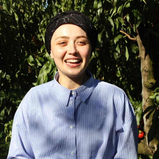 Üniversiteden şeftali tarlasına