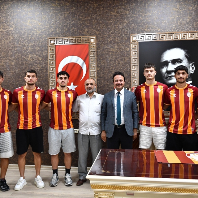 Malatya temsilcisinden gövde gösterisi: 6 yeni imza