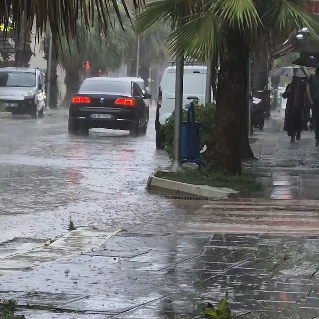 Bartın'da sağanak hayatı olumsuz etkiledi